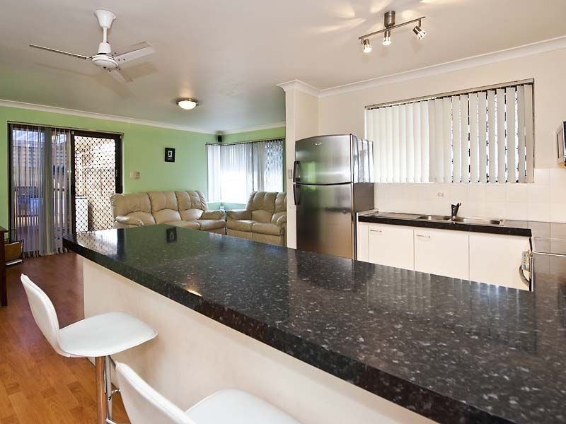 1/176 Cammillo Road, Kelmscott WA 6111