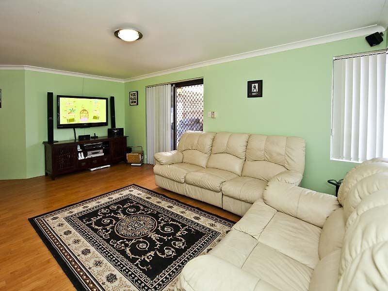 1/176 Cammillo Road, Kelmscott WA 6111