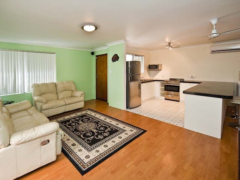 1/176 Cammillo Road, Kelmscott WA 6111