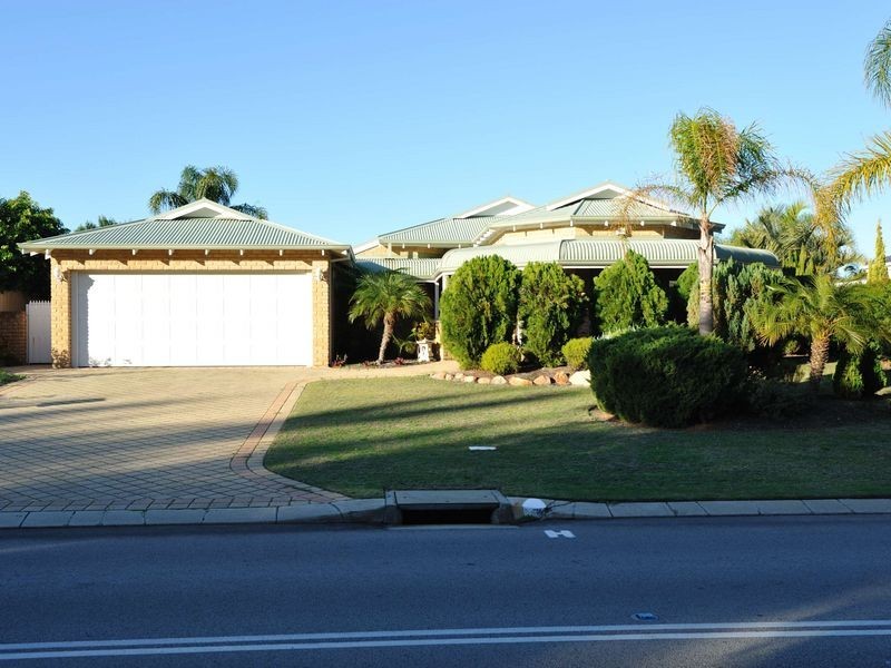 35 Waratah Boulevard, Canning Vale WA 6155