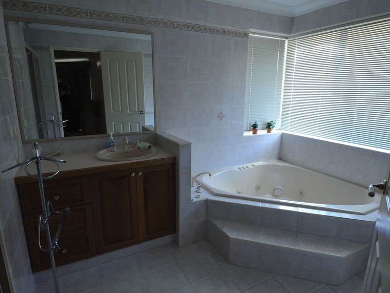 35 Waratah Boulevard, Canning Vale WA 6155