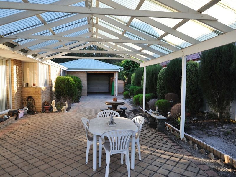 35 Waratah Boulevard, Canning Vale WA 6155