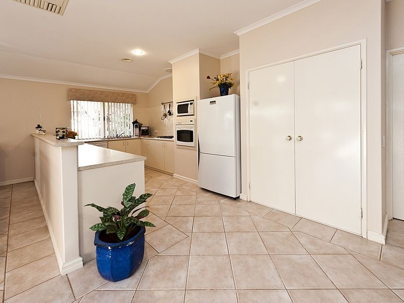 18 Capensia Way, Canning Vale WA 6155