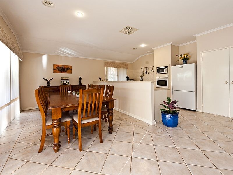 18 Capensia Way, Canning Vale WA 6155
