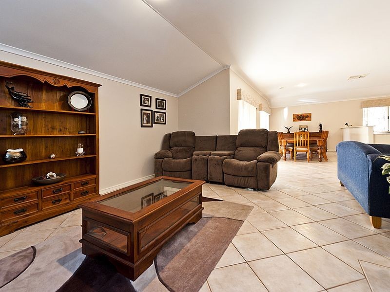 18 Capensia Way, Canning Vale WA 6155