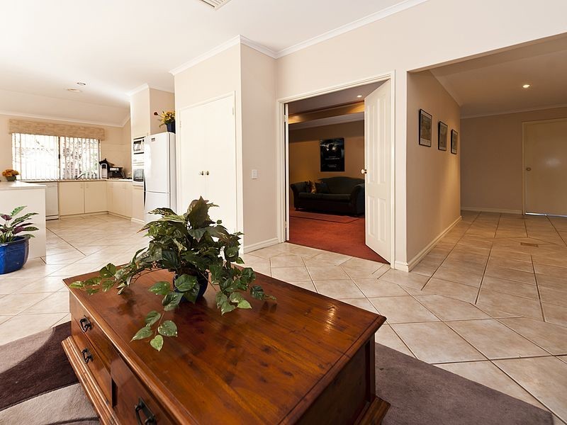 18 Capensia Way, Canning Vale WA 6155