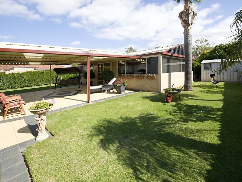 14 Inverness Circle, Camillo WA 6111