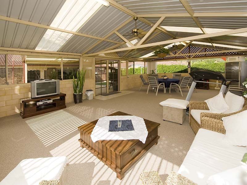 14 Inverness Circle, Camillo WA 6111