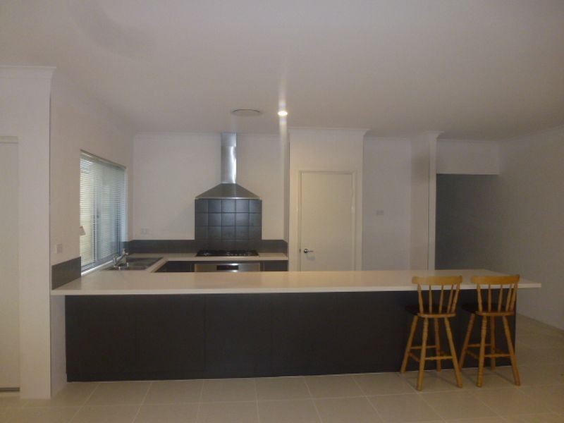 28 Tompkins Way, Harrisdale WA 6112