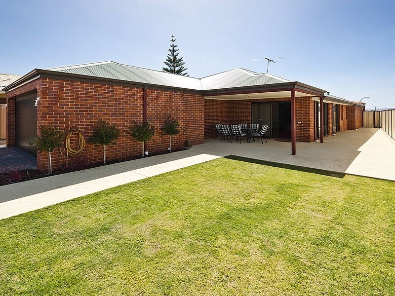 25 The Bridgeway, Canning Vale WA 6155