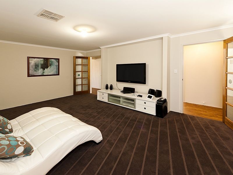 25 The Bridgeway, Canning Vale WA 6155