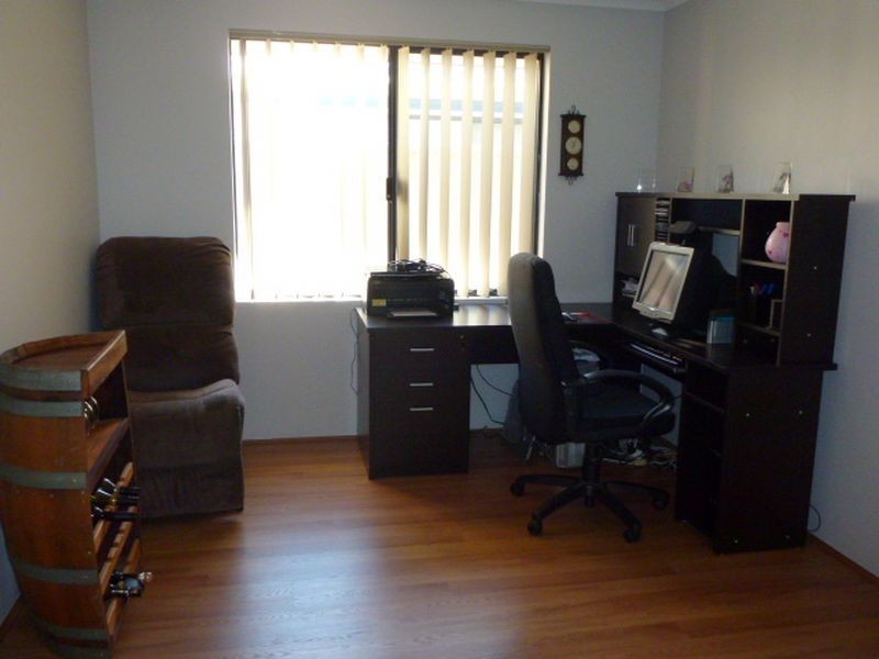 18 Hillhouse Way, Piara Waters WA 6112