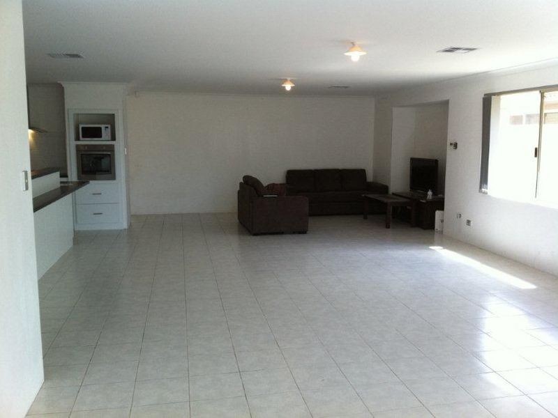 21 Grenoble Street, Piara Waters WA 6112