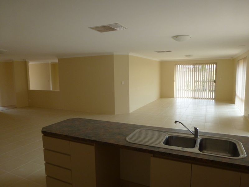 89 Campbell Road, Canning Vale WA 6155