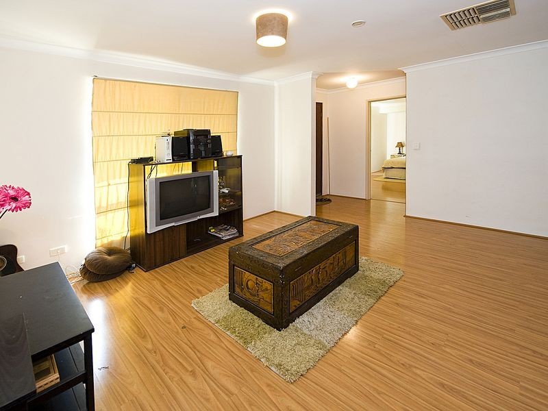 1 Skye Close, Camillo WA 6111