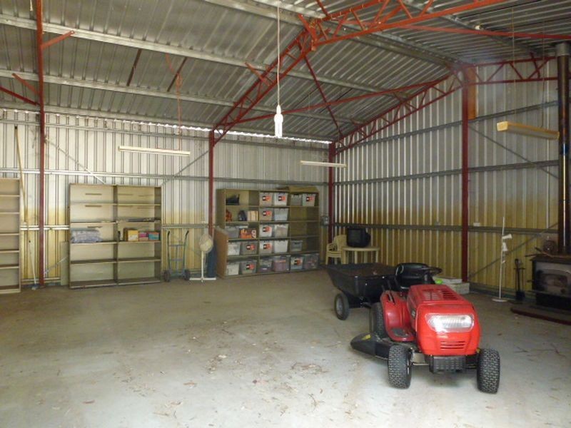11 Lorenz Way, Oakford WA 6121