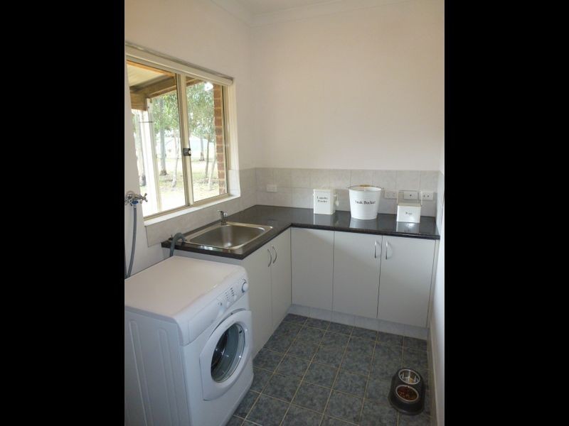11 Lorenz Way, Oakford WA 6121