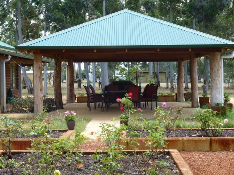 11 Lorenz Way, Oakford WA 6121