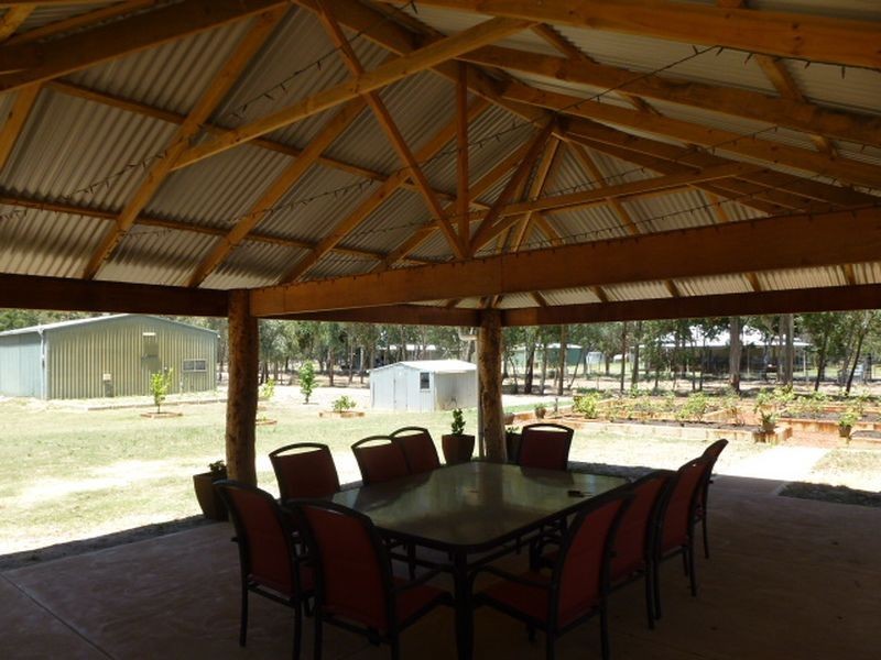 11 Lorenz Way, Oakford WA 6121