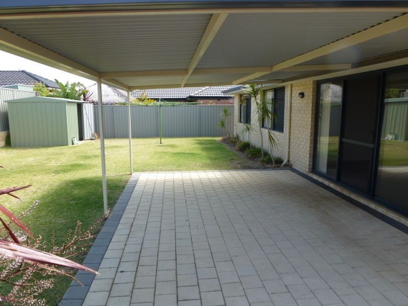 20 Birmingham Parade, Piara Waters WA 6112