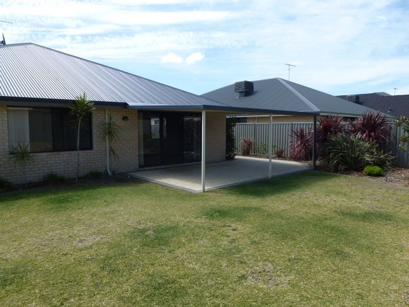 20 Birmingham Parade, Piara Waters WA 6112