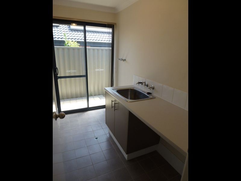 20 Birmingham Parade, Piara Waters WA 6112
