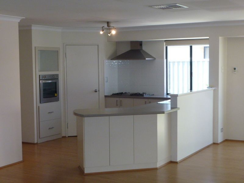 20 Birmingham Parade, Piara Waters WA 6112