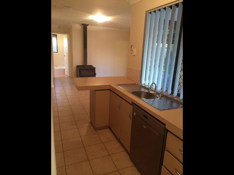 20 Mistletoe Drive, Huntingdale WA 6110