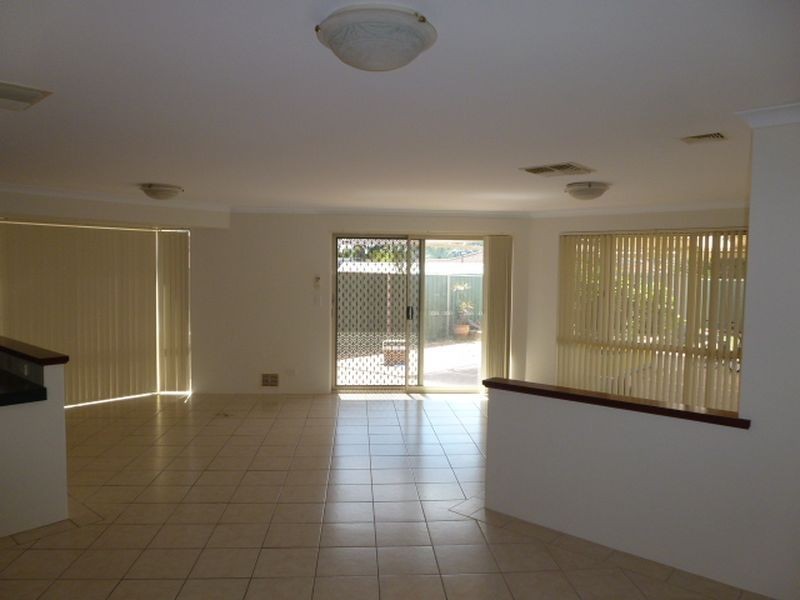 8 Songlark Place, Huntingdale WA 6110