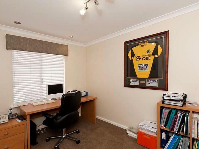 20 Woodrush Way, Canning Vale WA 6155