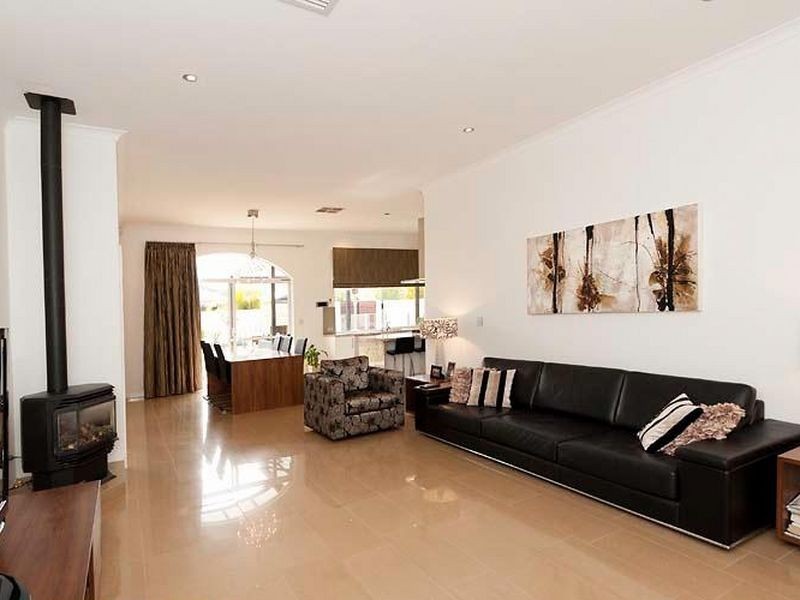 20 Woodrush Way, Canning Vale WA 6155