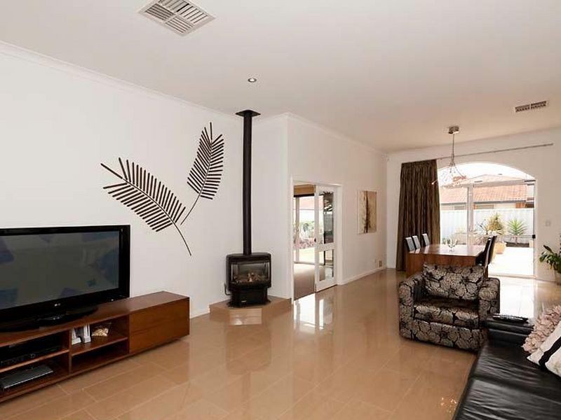 20 Woodrush Way, Canning Vale WA 6155
