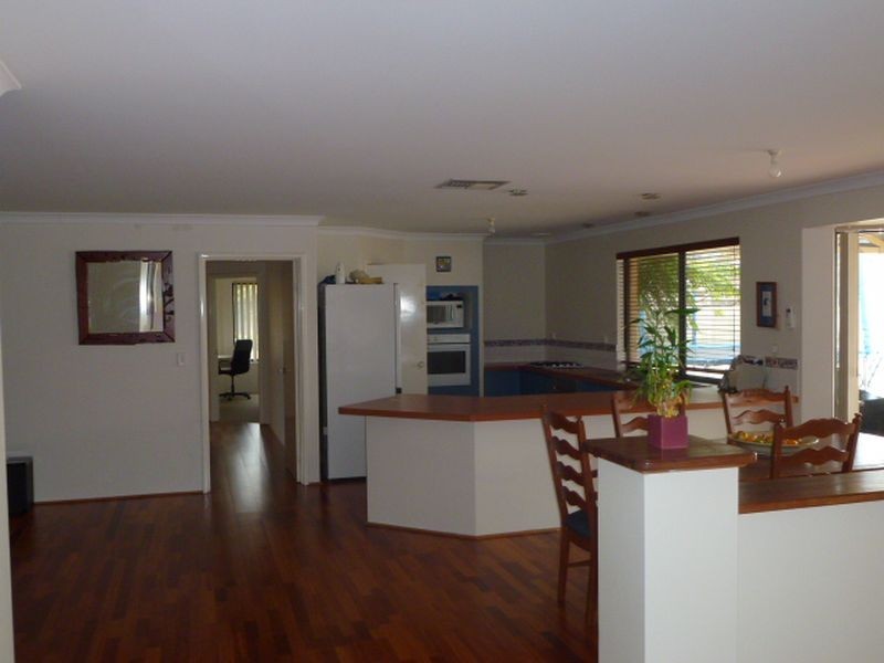 19 Vere Parkway, Canning Vale WA 6155