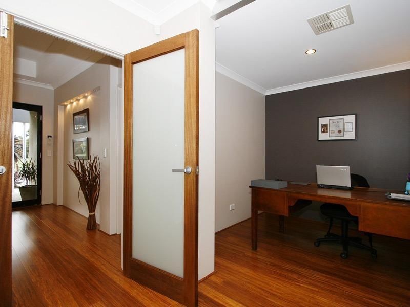 15 Treeline Parade, Southern River WA 6110