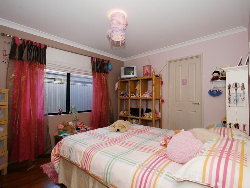 15 Treeline Parade, Southern River WA 6110