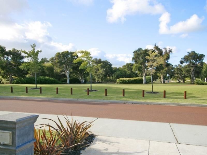 15 Treeline Parade, Southern River WA 6110
