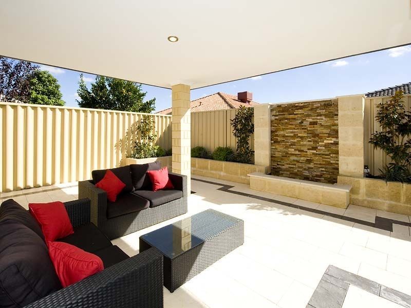 16 Bressingham Street, Canning Vale WA 6155