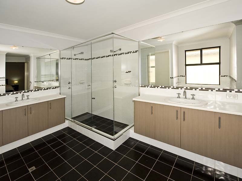 16 Bressingham Street, Canning Vale WA 6155