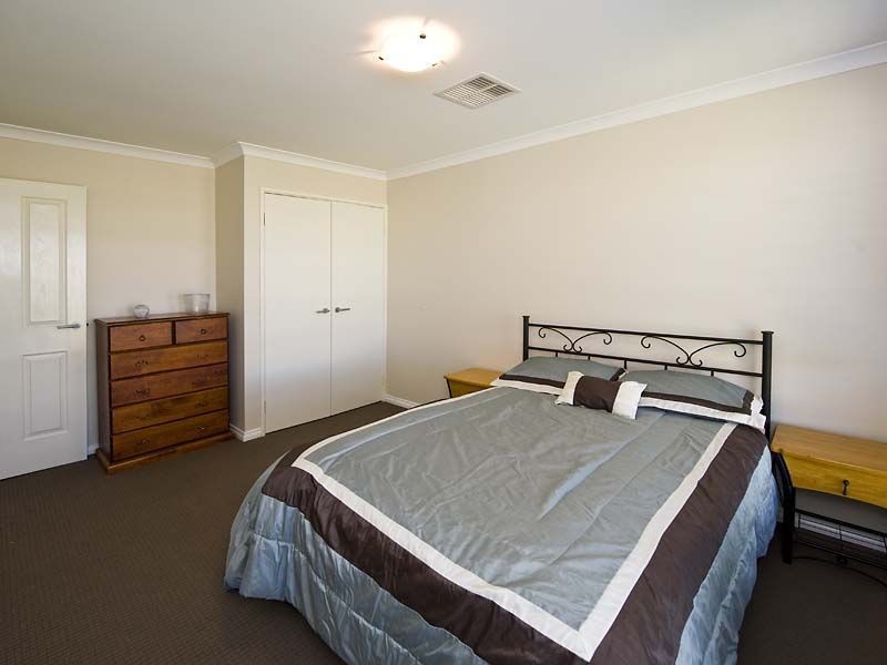 16 Bressingham Street, Canning Vale WA 6155