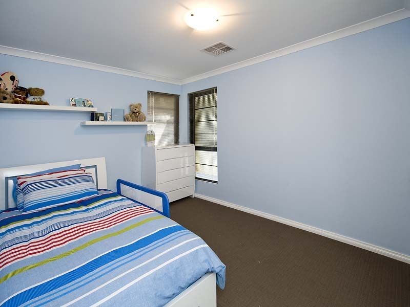 16 Bressingham Street, Canning Vale WA 6155