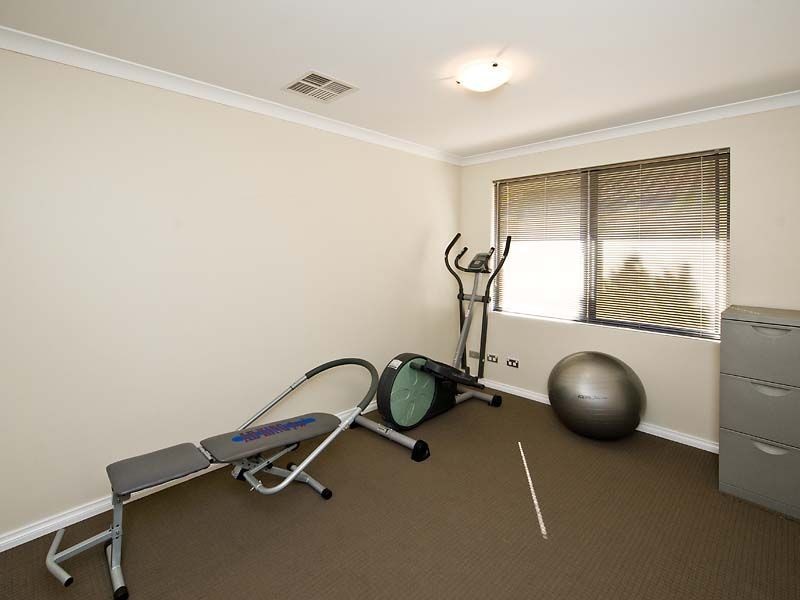 16 Bressingham Street, Canning Vale WA 6155