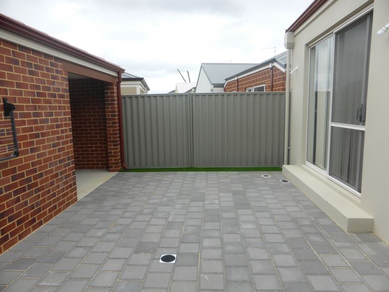 80 Yellowwood Avenue, Piara Waters WA 6112