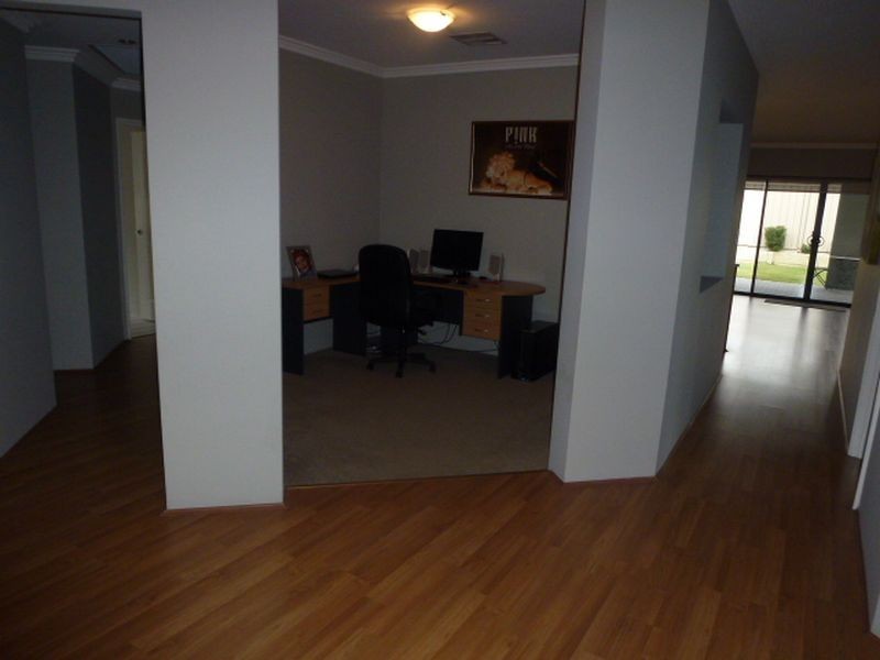 34 Copperback Circle, Huntingdale WA 6110