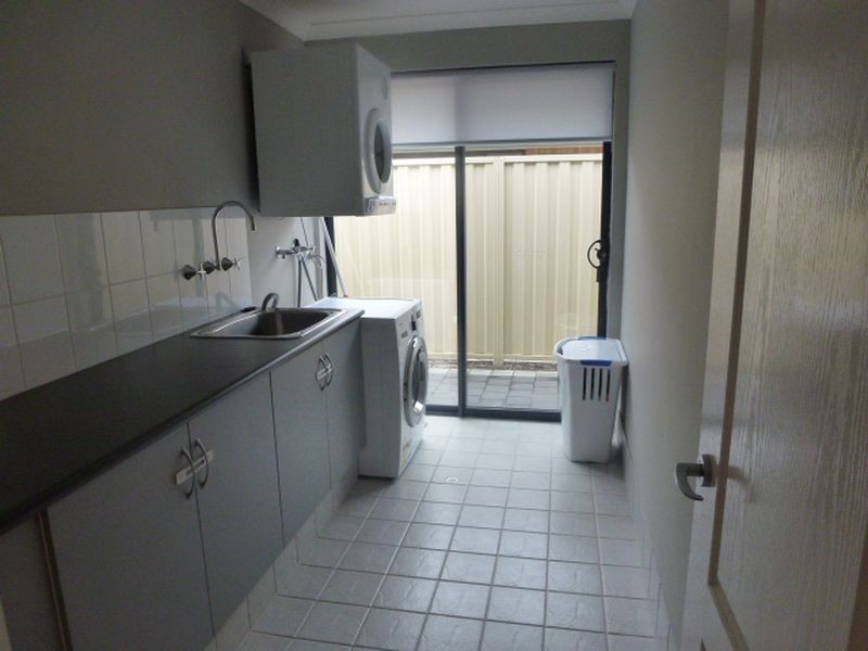 34 Copperback Circle, Huntingdale WA 6110