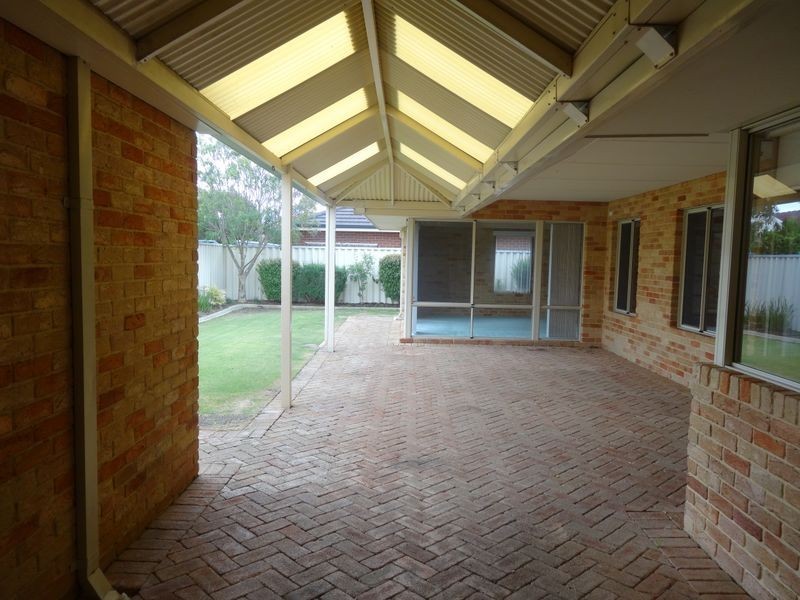 23 Woodrush Way, Canning Vale WA 6155