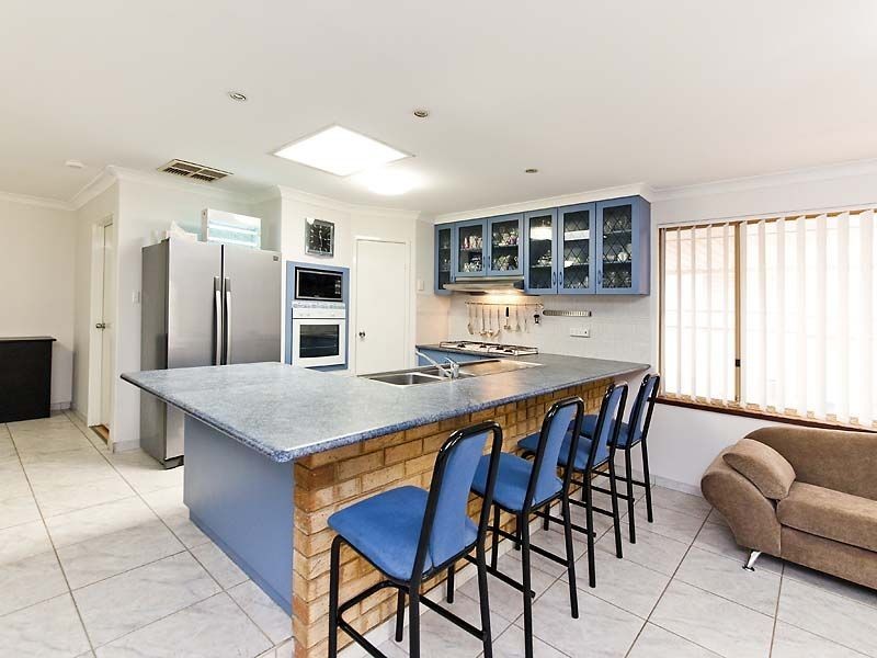 297 Wharf Street, Queens Park WA 6107