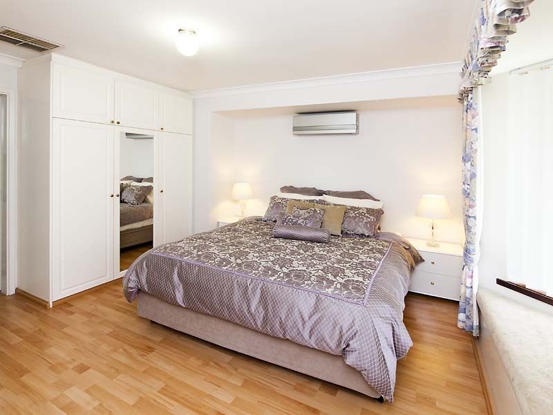 297 Wharf Street, Queens Park WA 6107