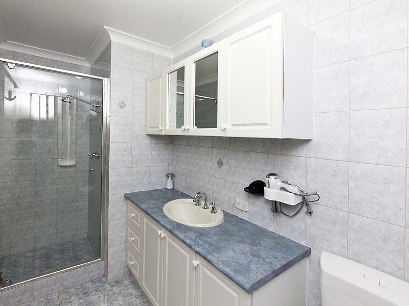 297 Wharf Street, Queens Park WA 6107