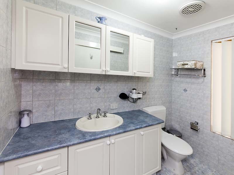 297 Wharf Street, Queens Park WA 6107