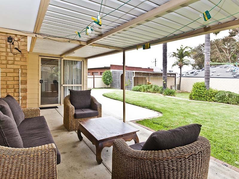 297 Wharf Street, Queens Park WA 6107